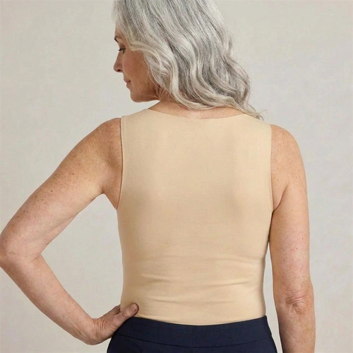 Built-in bra tank detail